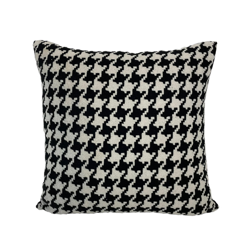 Houndstooth Bold Throw Pillow 20x20"
